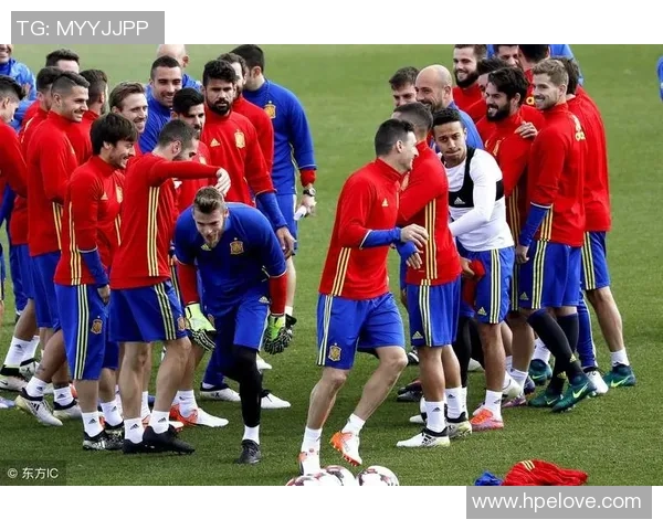 西班牙足球战术新篇章:区域防守革新对球队的深远影响与启示 西班牙足球战术新篇章:区域防守革新对球队的深远影响与启示